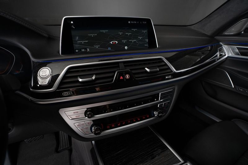 BMW 750 bild 9