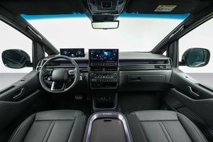 Hyundai Staria bild 4