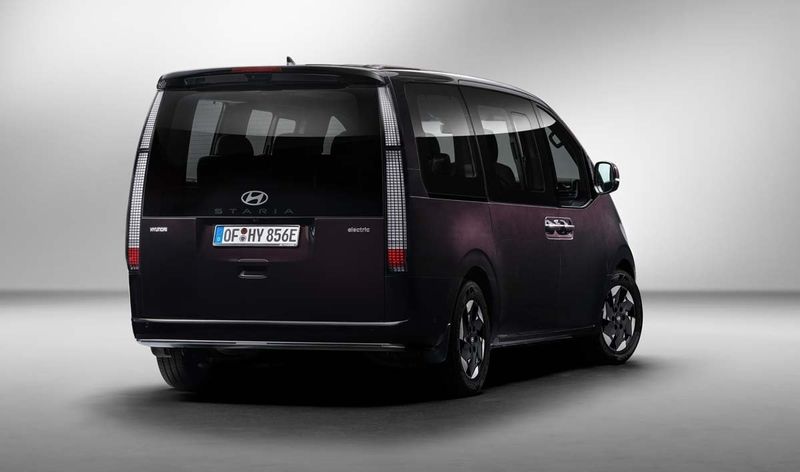 Hyundai Staria bild 2