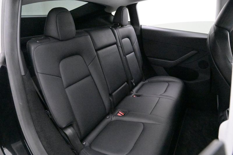 Tesla Model Y bild 21