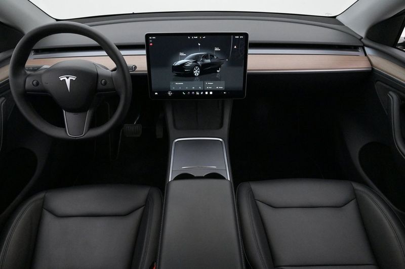 Tesla Model Y bild 6