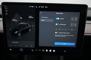 Tesla Model Y bild 12