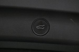 Tesla Model Y bild 23