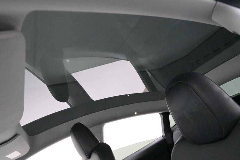 Tesla Model Y bild 20