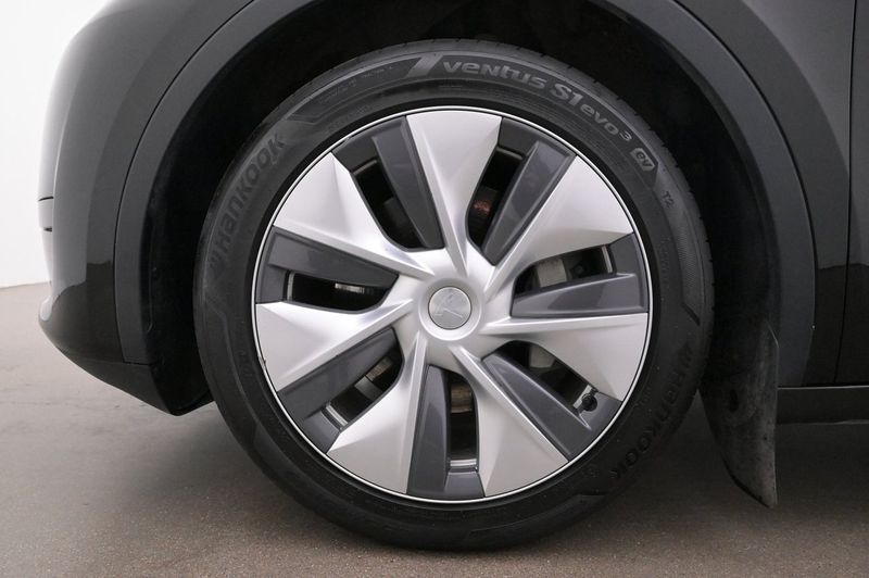 Tesla Model Y bild 27