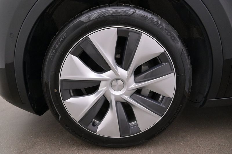 Tesla Model Y bild 27