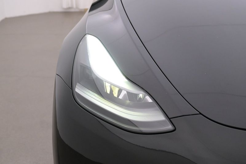 Tesla Model Y bild 26