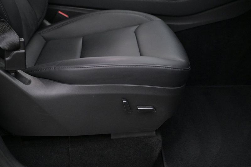 Tesla Model Y bild 13