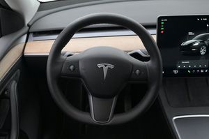 Tesla Model Y bild 7