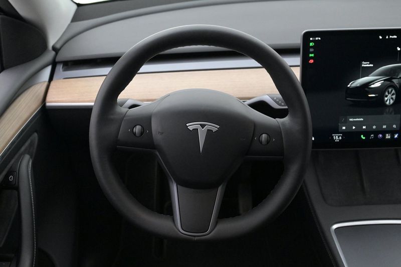 Tesla Model Y bild 7