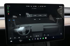 Tesla Model Y bild 18