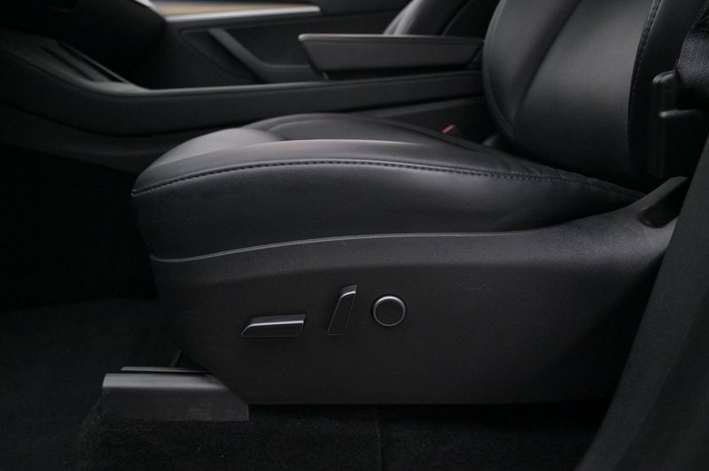 Tesla Model Y bild 11