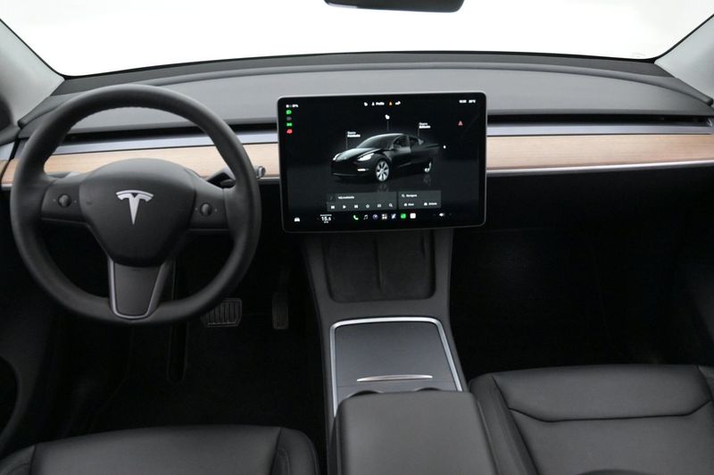 Tesla Model Y bild 6