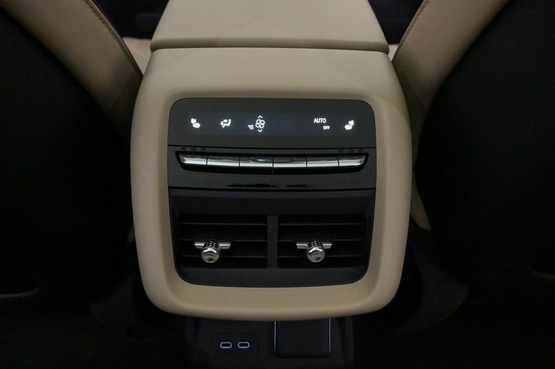 Cadillac Lyriq bild 24