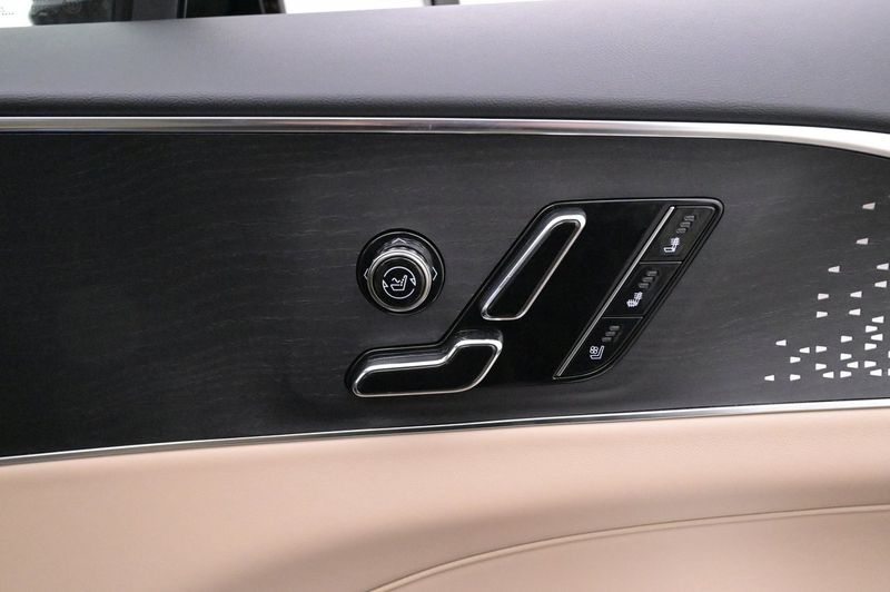 Cadillac Lyriq bild 15