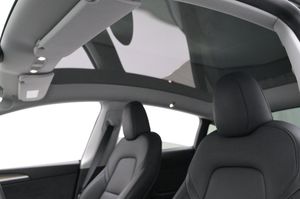 Tesla Model Y bild 25