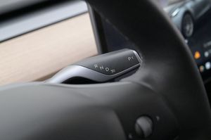 Tesla Model Y bild 8