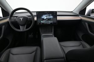 Tesla Model Y bild 6