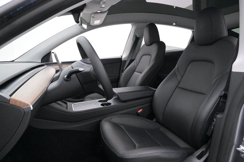 Tesla Model Y bild 9