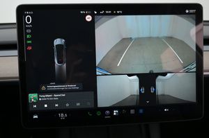 Tesla Model Y bild 18