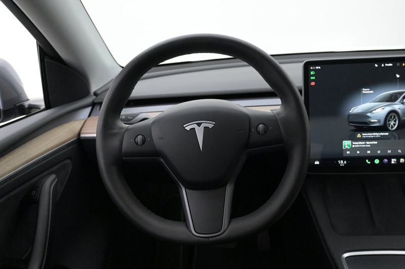 Tesla Model Y bild 7