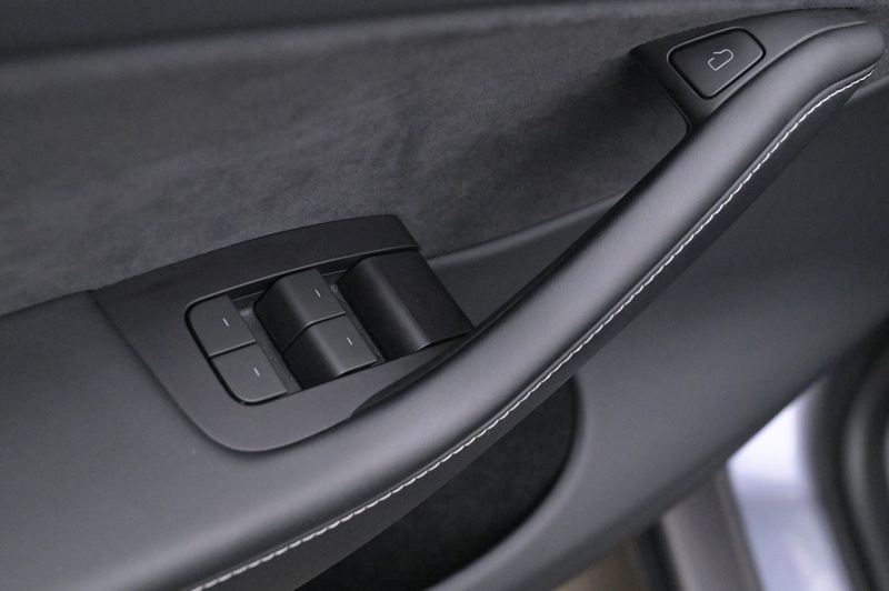 Tesla Model Y bild 10