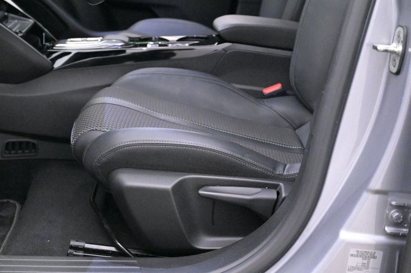 Peugeot e-2008 bild 12