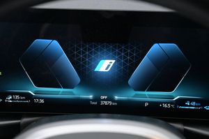 BMW 330 bild 8