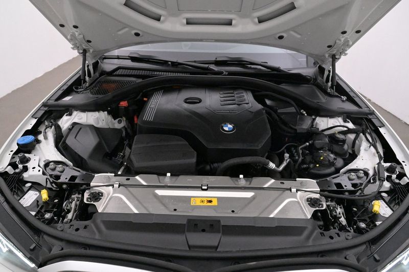 BMW 330 bild 26