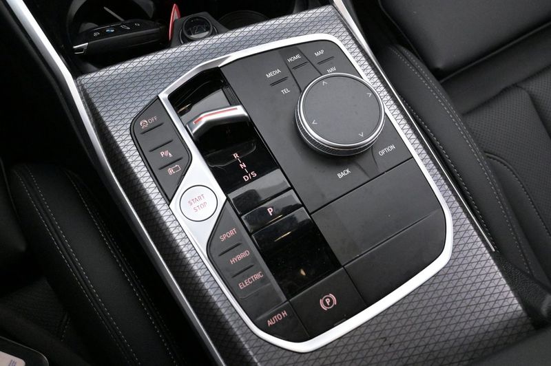 BMW 330 bild 18