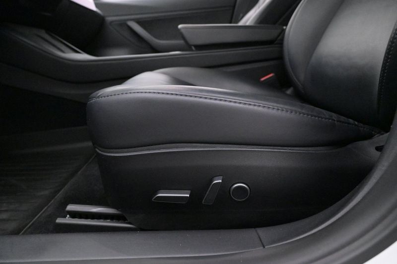 Tesla Model 3 bild 10