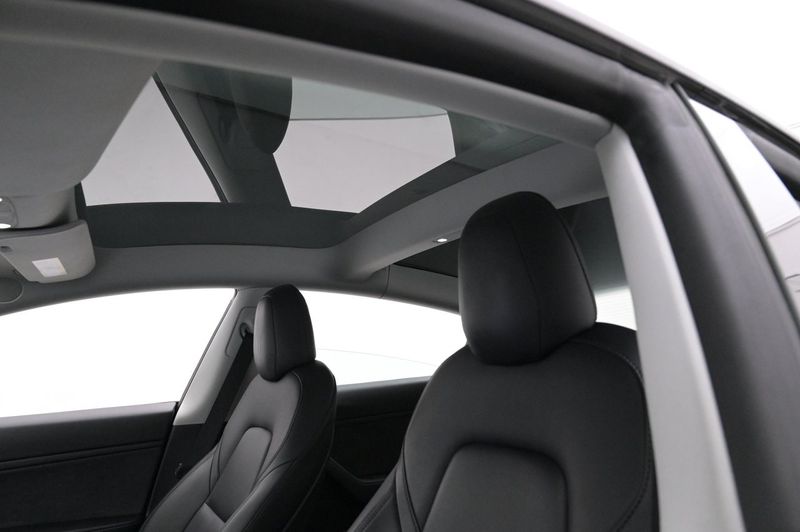 Tesla Model 3 bild 21
