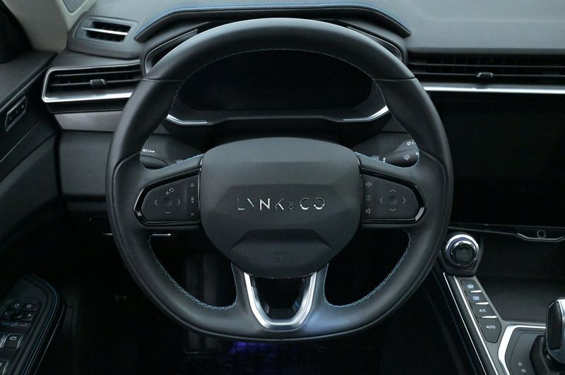 Lynk & Co 01 bild 7