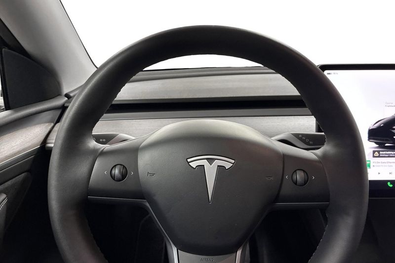 Tesla Model Y bild 12
