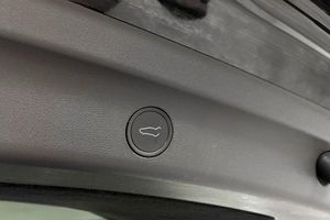 Tesla Model Y bild 18