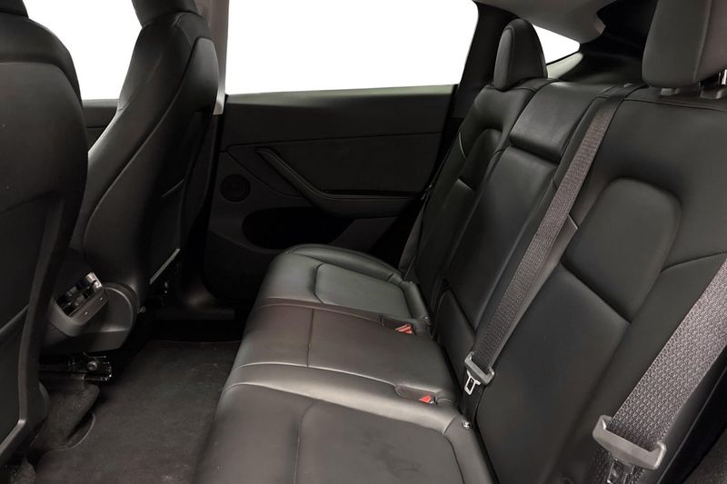 Tesla Model Y bild 16