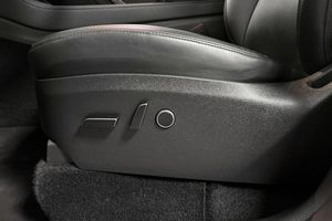 Tesla Model Y bild 19