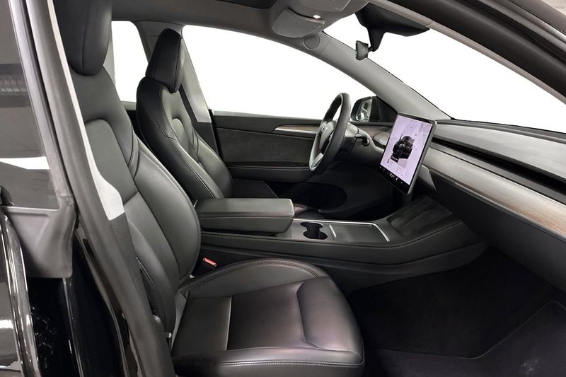 Tesla Model Y bild 14