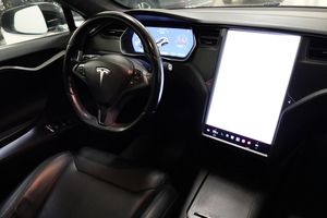 Tesla Model S bild 8