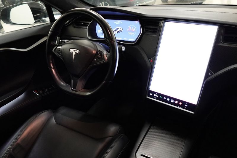 Tesla Model S bild 8