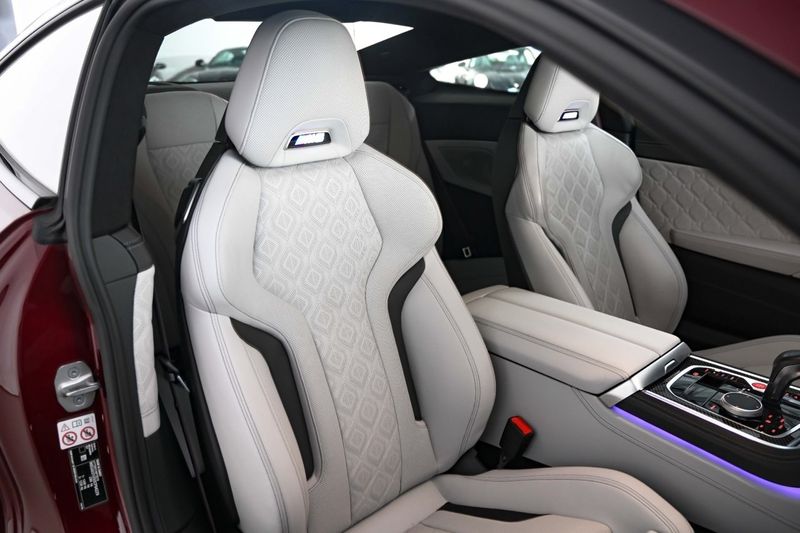 BMW M8 bild 24