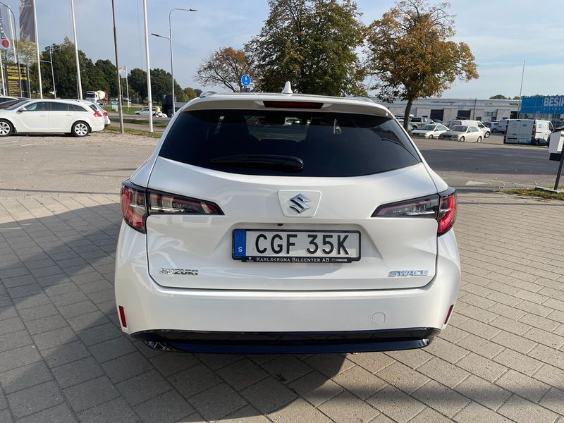 Suzuki Swace bild 6