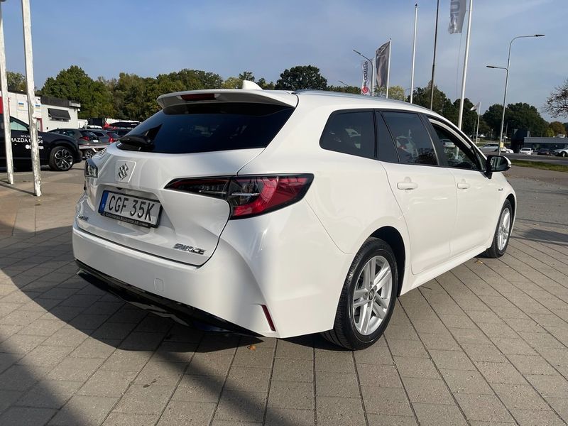 Suzuki Swace bild 5