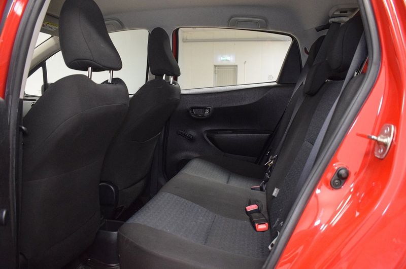 Toyota Yaris bild 17