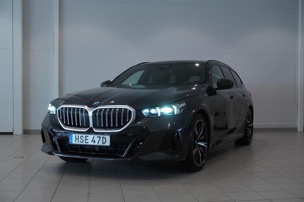 BMW 530 e xDrive Touring M-Sport Drag DAP HUD B W | Ränta 1,99% - 2026