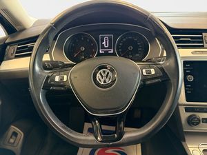 Volkswagen Passat bild 12