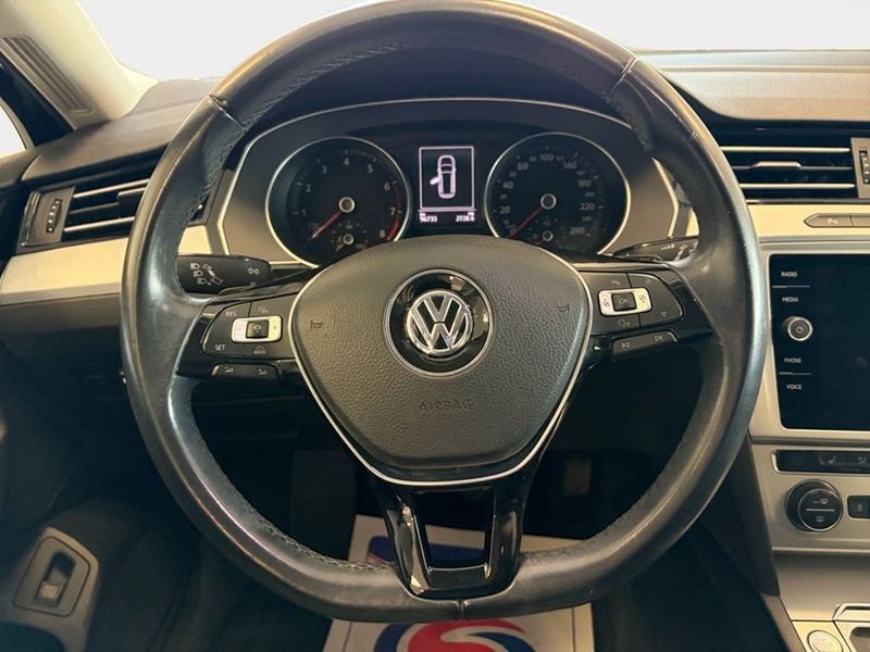 Volkswagen Passat bild 12