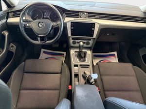 Volkswagen Passat bild 10