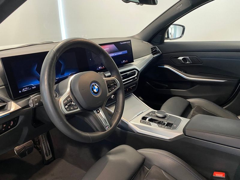 BMW 330 bild 5