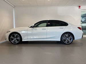 BMW 330 bild 2